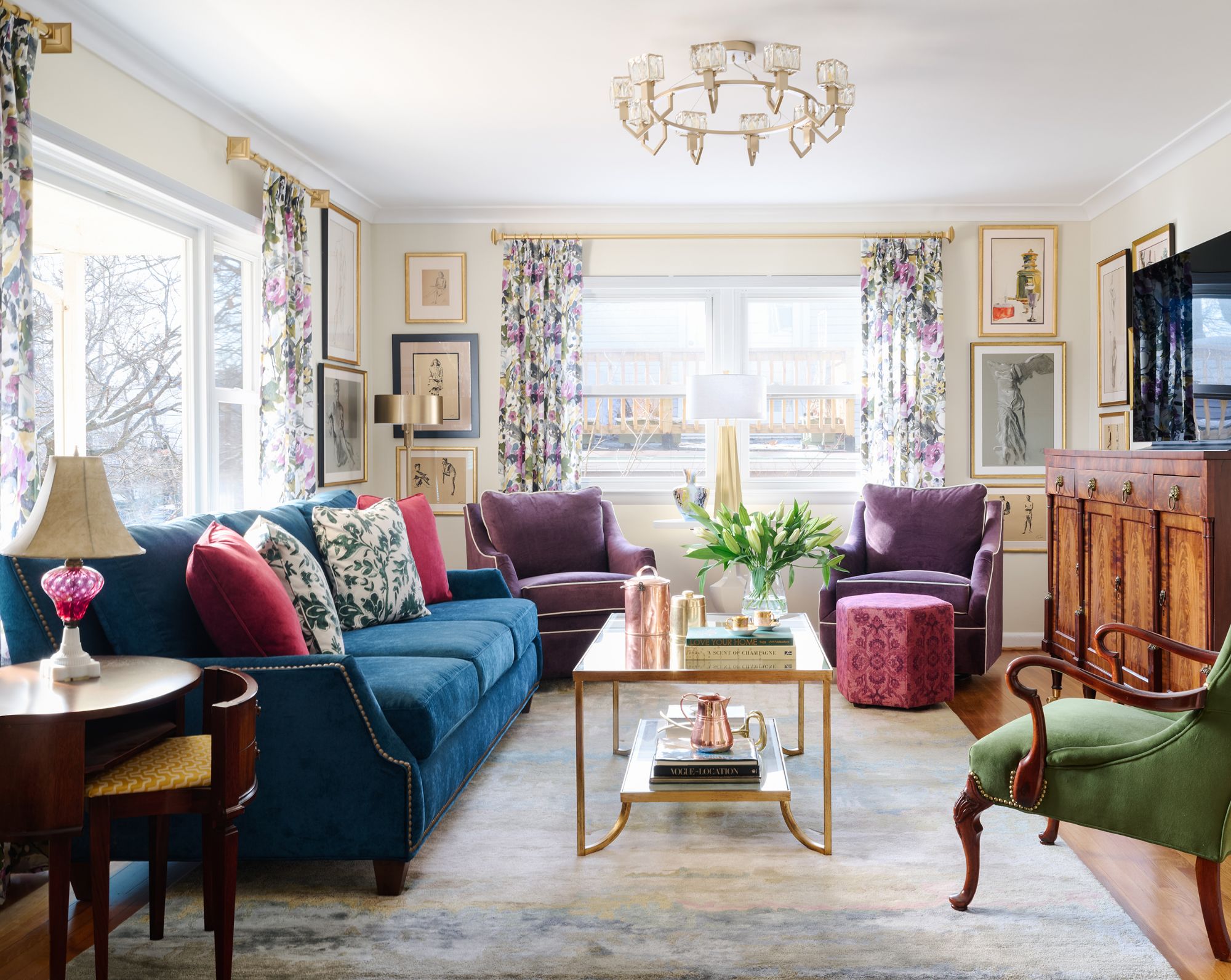 Cottagecore Design with Vintage Textiles and Furniture